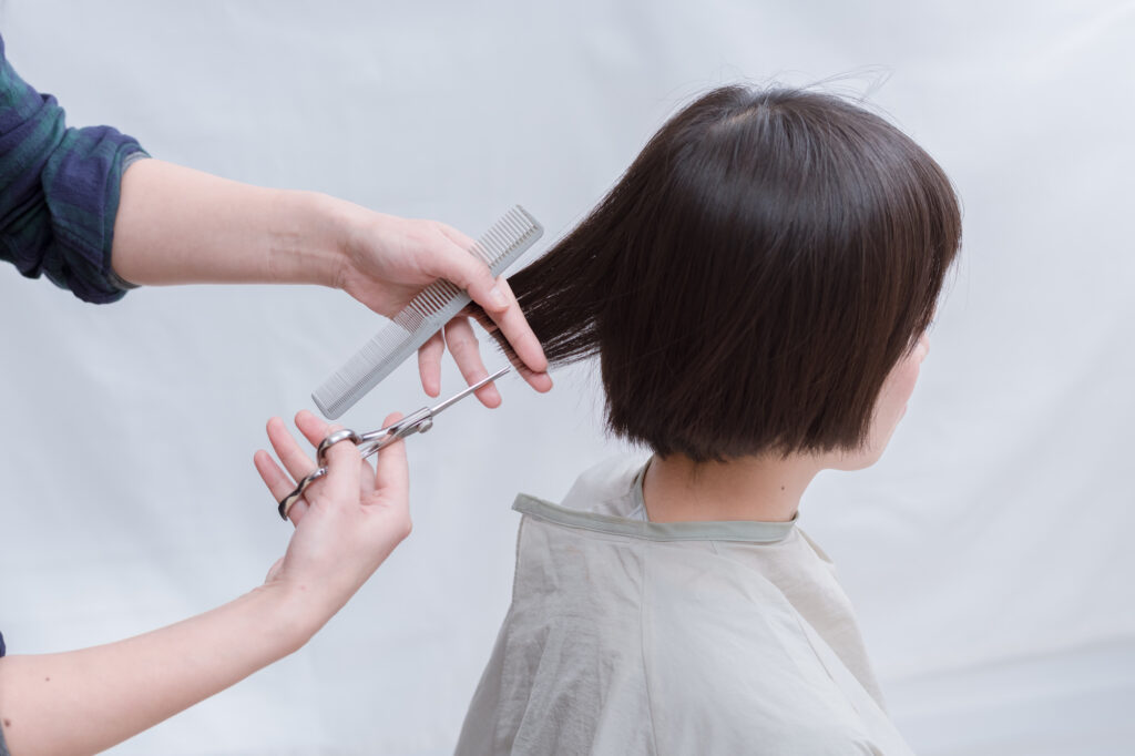 デザインカットの魔法 - 美容師が提案する2024年の最新ヘアスタイル|株式会社Arsham