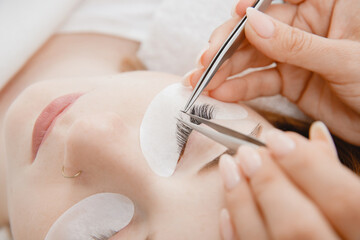 マツエク エルカールの魅力とは？自然なカール感と華やかな目元を実現 |PUDIAM LASH