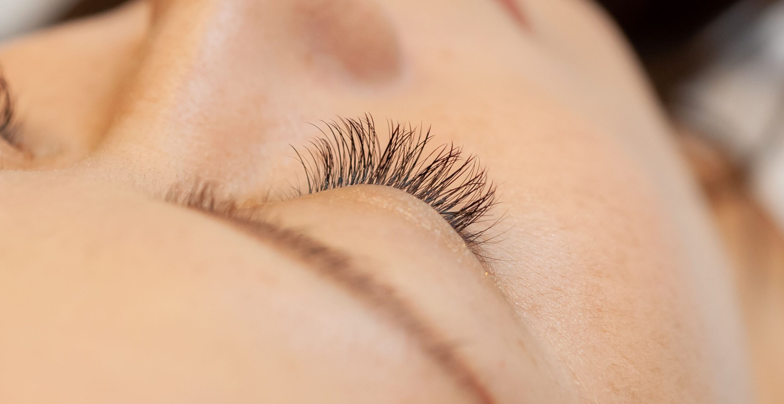 PUDIAM LASH｜北欧インテリアに包まれた福岡県久留米市のまつ毛エクステ・つけまつげサロン